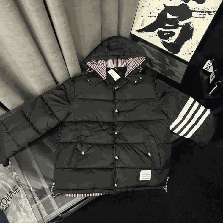 THOM BROWNE Clothing