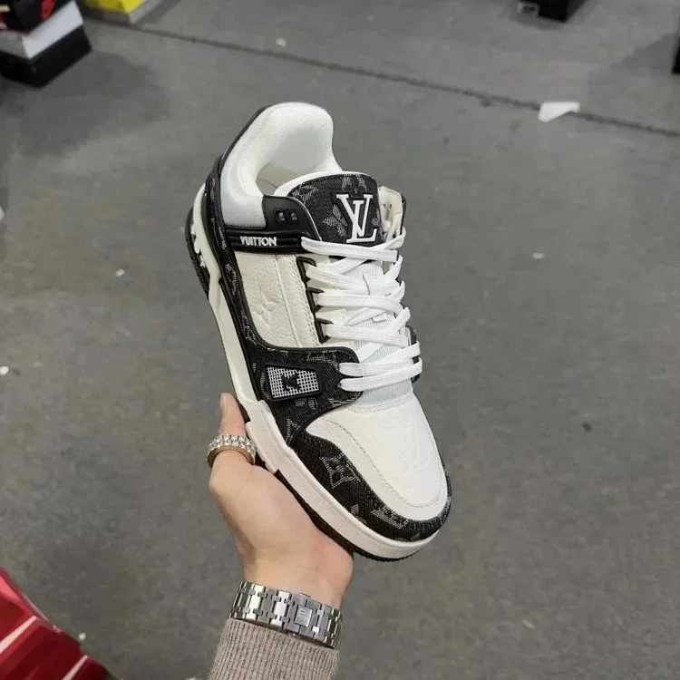 Louis Vuitton Trainer Low 23 st حذاء رياضي