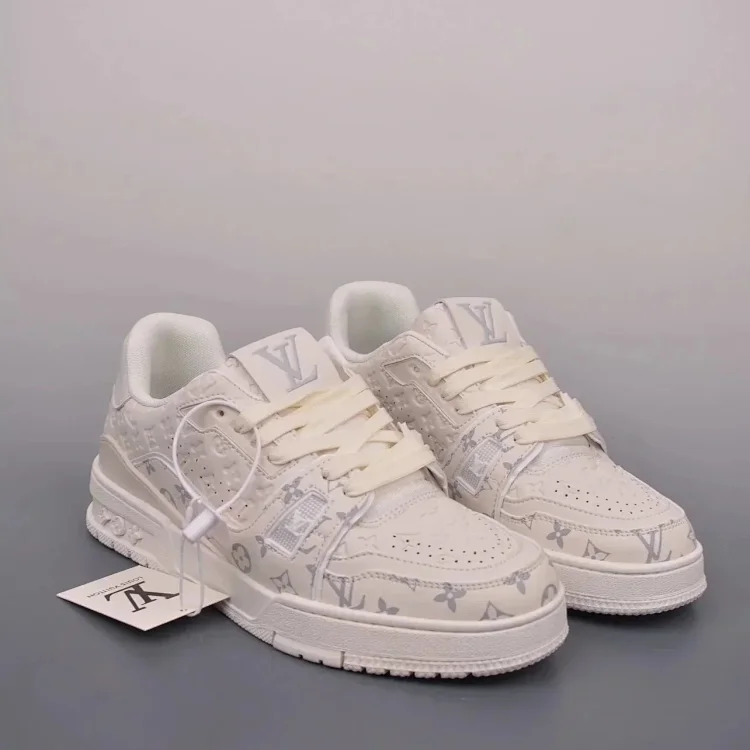 Louis Vuitton trainer حذاء رياضي